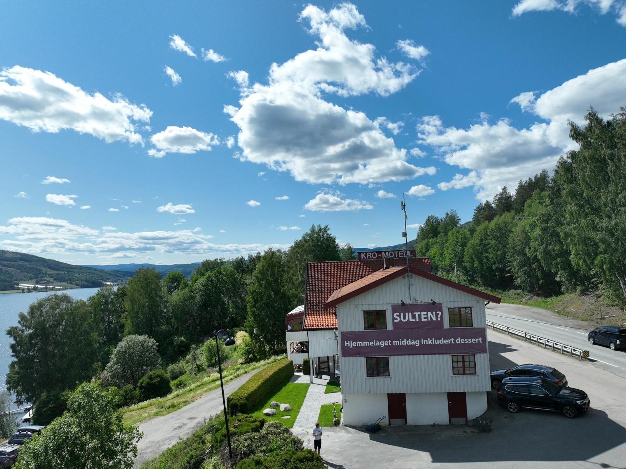 Kroderen Kro & Motel As Hamremoen Экстерьер фото