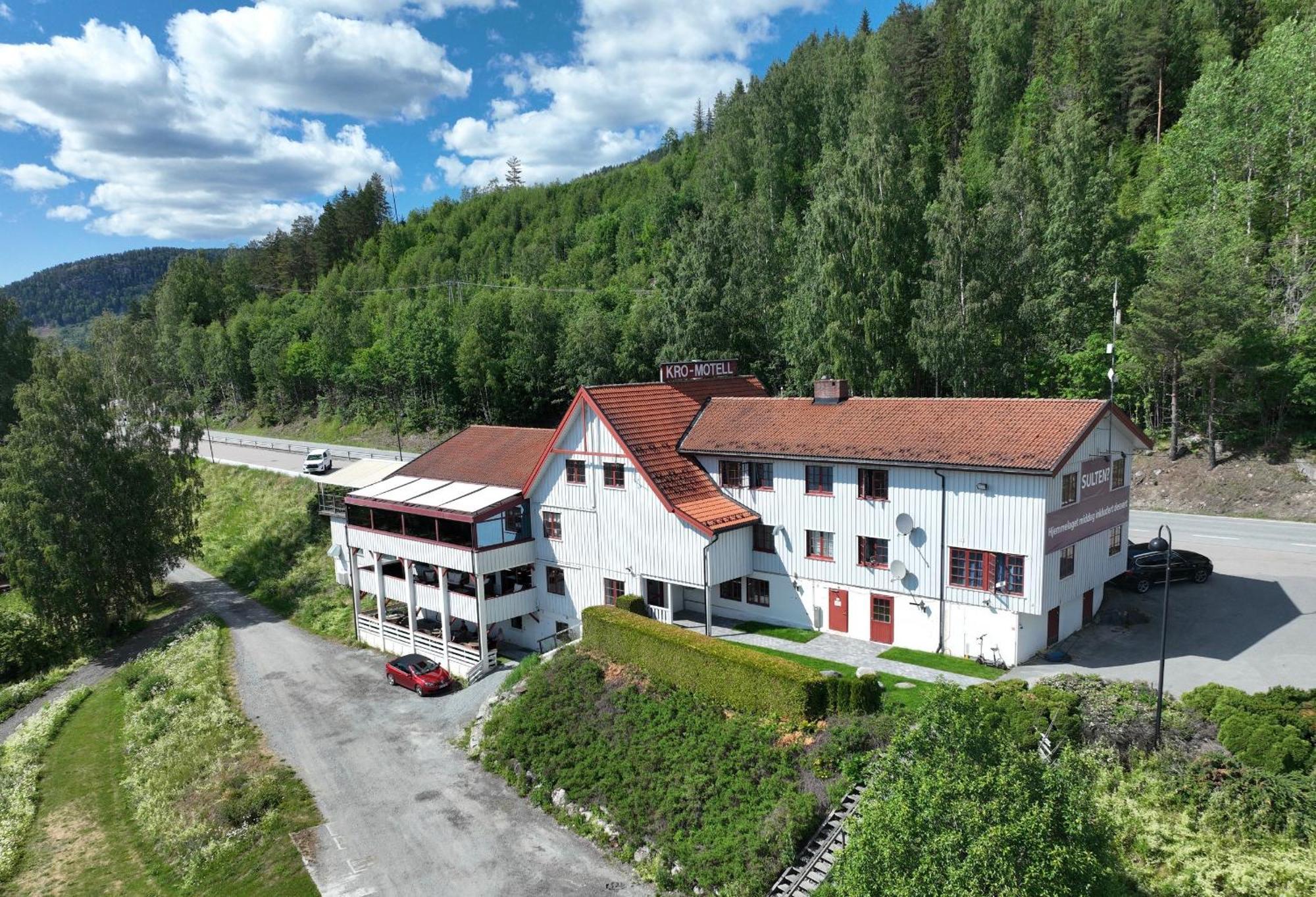 Kroderen Kro & Motel As Hamremoen Экстерьер фото